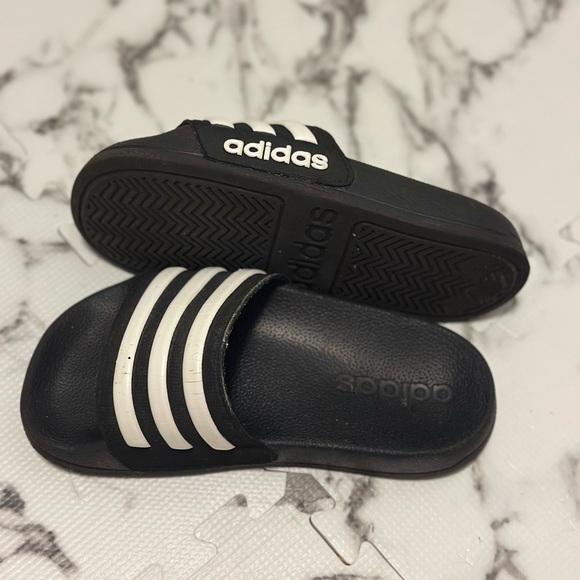 ADIDAS slides - Picture 2 of 2